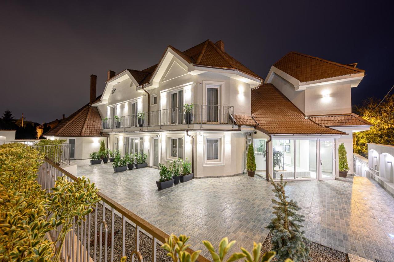 Dozsa Residence ออราแด ภายนอก รูปภาพ