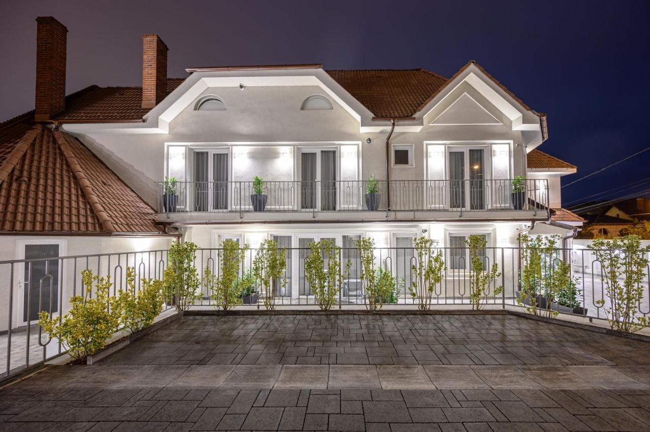 Dozsa Residence ออราแด ภายนอก รูปภาพ