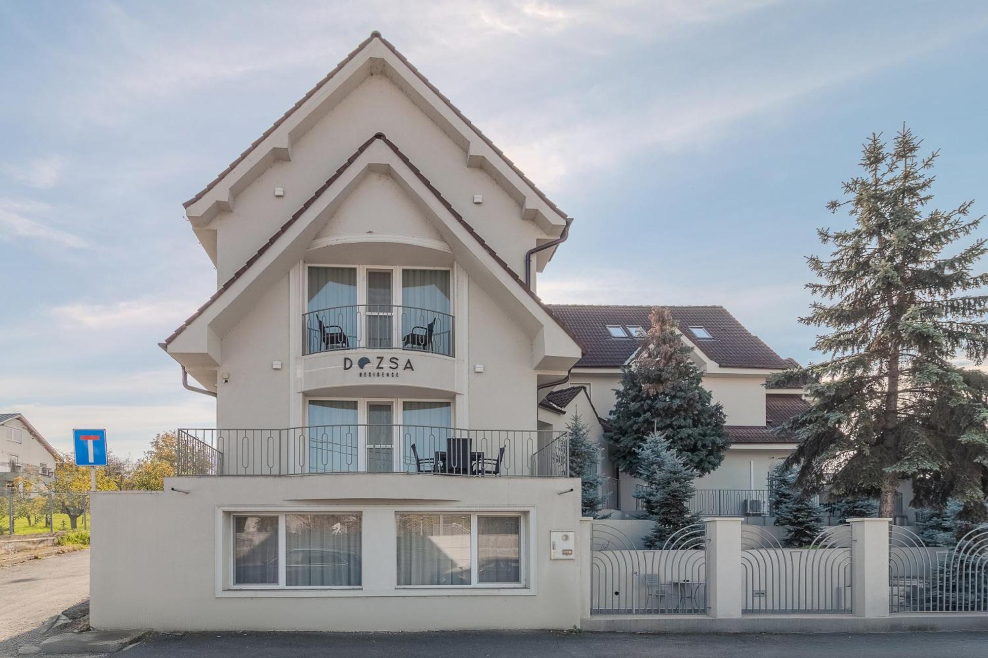 Dozsa Residence ออราแด ภายนอก รูปภาพ